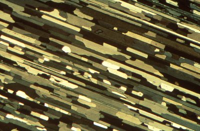 Mikrographien (Licht) Eloxiertes extrudiertes Aluminium, Lichtmikrographie von Unbekannt