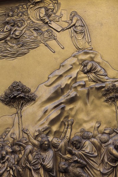 Moses empfängt die Zehn Gebote, Osttor des Baptisteriums in Florenz, auch von Michelangelo als Himmelstore bezeichnet, Bronzeskulptur aus dem 15. Jahrhundert von Lorenzo Ghiberti (1425-1452), Florenz, Italien von Unbekannt