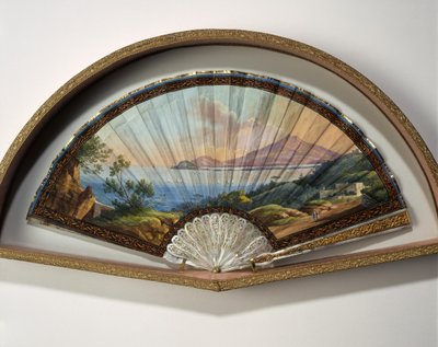 Papierfächer-Modell mit einer Gouache-Malerei, die die Reiseziele der Grand Tour darstellt, normalerweise eine praktische Reise von Künstlern und Intellektuellen des 18. und 19. Jahrhunderts in die Mittelmeerländer während ihrer Jugend zur Bildung und Bere von Unbekannt
