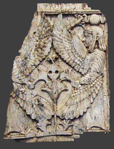 Plakette mit Darstellung geflügelter Kreaturen, Nimrud, Mesopotamien, 8.-7. Jahrhundert v. Chr. von Unbekannt