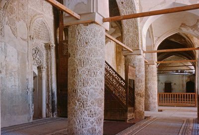 Gebetshalle mit Säulen und der Mihrab (Gebetsnische), wahrscheinlich im 10. Jahrhundert erbaut von Unbekannt