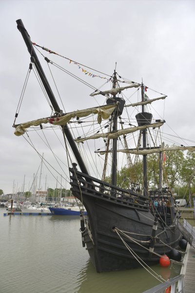 Replik der Karacke „Neo Victoria“ von Magellan während der ersten Weltumsegelung von Unbekannter Künstler