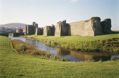Ansicht von Caerphilly Castle, Glamorgan, Wales, gebaut 1268-77 von Unbekannt