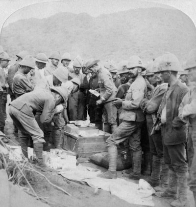 Weihnachtsgeschenke von zu Hause, an die Truppen mit Methuen am Modder River, Südafrika, 1900 von Underwood and Underwood