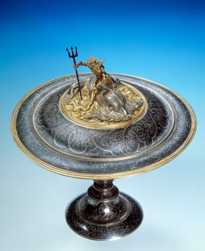 Becher mit Silberniello und Gold, gekrönt von einer Statuette des Neptun. Spätes 16. Jahrhundert Paris. Louvre Museum von Unknown artist