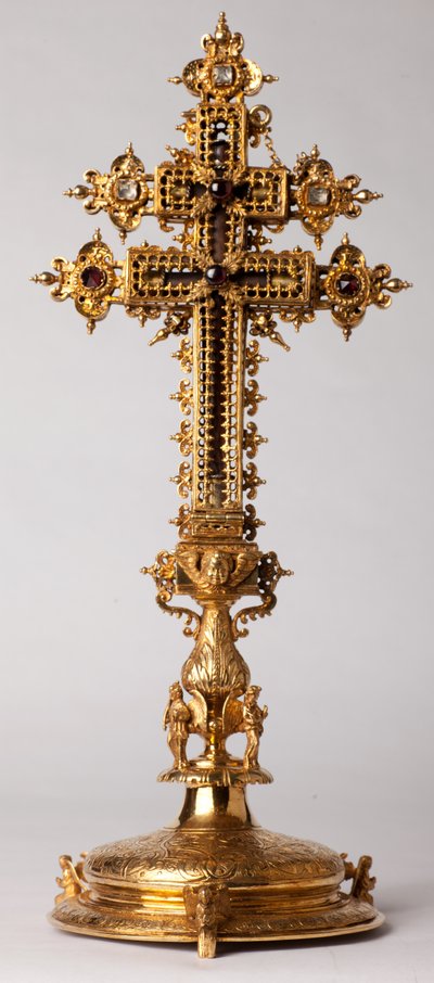 Reliquienkreuz. Metallschmiedearbeit mit Juwelen. Herkunft Abtei (Saint-Amand Tournai, ehemals Elnone). 16. Jahrhundert von Unknown artist