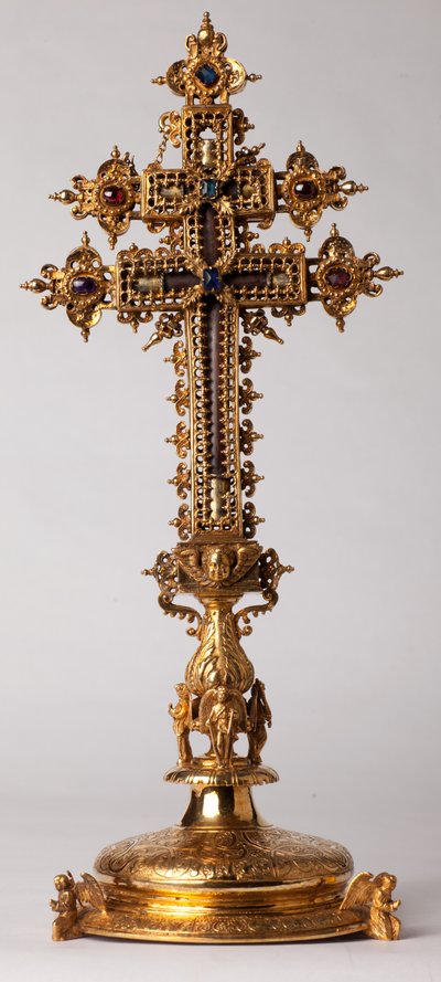 Reliquienkreuz. Goldschmiedekunst mit Juwelen. Herkunft Abtei Saint-Amand Tournai, ex-Elnone. 16. Jahrhundert. von Unknown artist