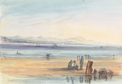Figuren am Strand mit Bergen in der Ferne von Unknown artist