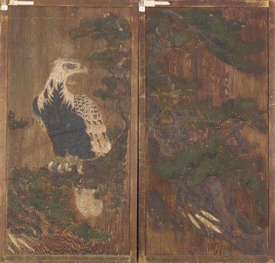 Paar Türen mit Adler auf einem Kiefernbaum auf der einen Seite; Hirsch und Kirschblüten auf der anderen von Unknown artist