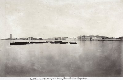 Boote in der Mitte des Meeres mit einem Teil der Stadt Alexandria im Hintergrund, Ägypten von Unknown photographer