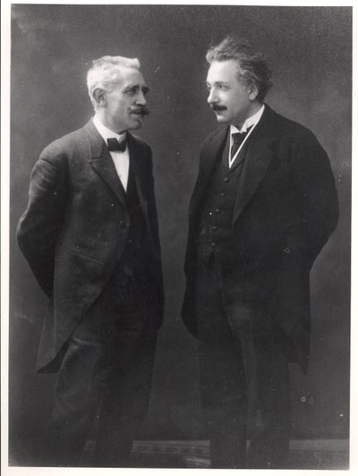 Paul Langevin und Albert Einstein von Unknown photographer