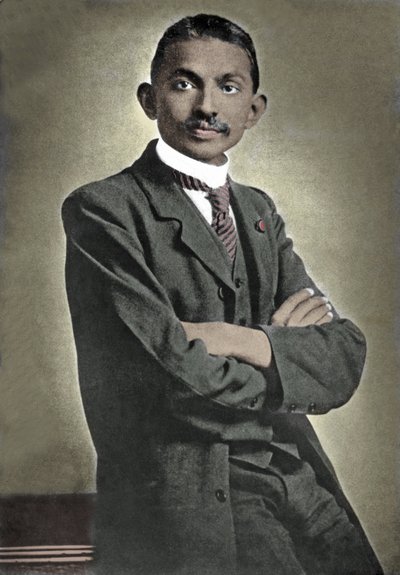Porträt des politischen Führers Mohandas Karamchand Gandhi (1869-1948), bekannt als der Mahatma, indischer politischer und spiritueller Führer von Unknown photographer