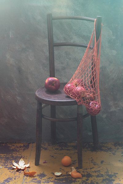 Rustikale Äpfel und Stuhl von UstinaGreen