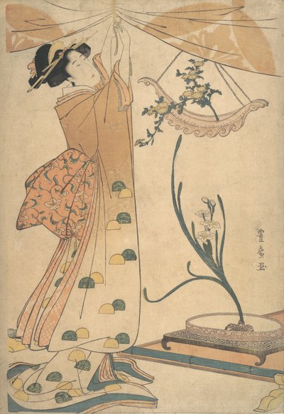 Eine Frau bindet einen Vorhang fest, ein Blumenarrangement von Chrysanthemen in einer bootförmigen Vase von Utagawa Toyohiro