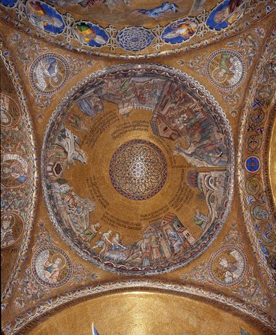 Ansicht der Kuppel mit Mosaiken auf goldenem Hintergrund (romanischer und byzantinischer Stil), die das Leben von Moses darstellen. In den Pendentifs die vier Propheten Salomo, David, Sacharja, Maleachi. San Marco Basilika von Veneto Byzantine School