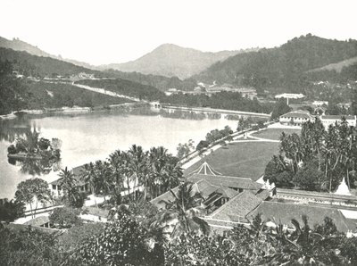 Blick von Lady Hortons Walk, Kandy, Ceylon von W and S Ltd