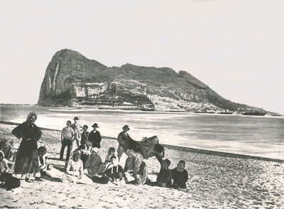 Blick auf den Felsen vom Meer aus, Gibraltar, 1895 von W and S Ltd