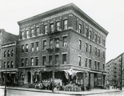 767 East 152nd Street, 7. Dezember 1915 von William Davis Hassler
