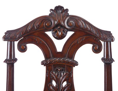 Detail eines Paares von George II Hallstühlen, ausgeführt von James Moore dem Jüngeren von William Kent