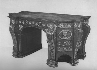 Eines von einem Paar George II Bibliothekstische von William Vile