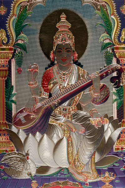 Saraswati: die hinduistische Göttin des Wissens, der Musik, der Kunst, der Rede, der Weisheit und des Lernens von . .