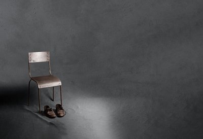 Einsamer Stuhl Alte Schuhe von chenyi wang