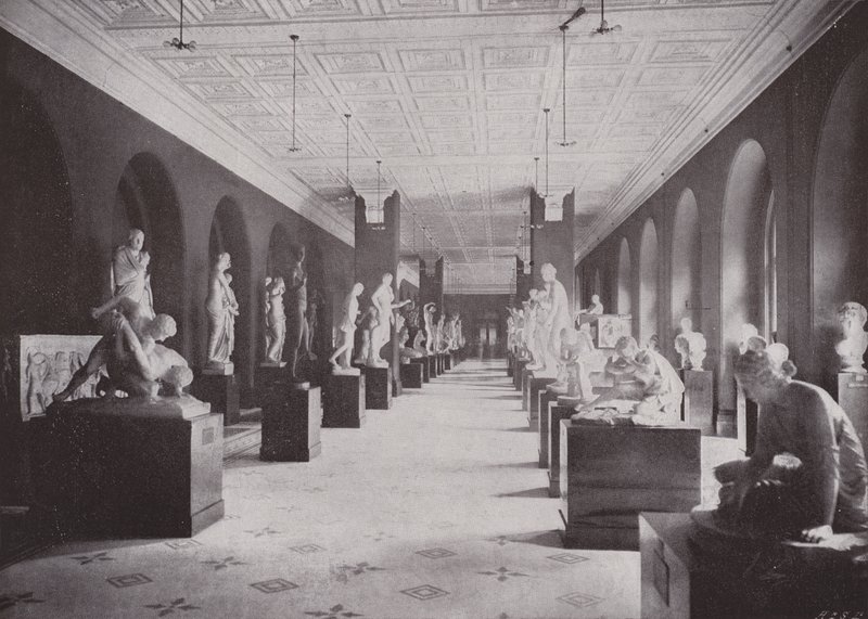 Skulpturenhalle, Victoria and Albert Museum von (after) English photographer