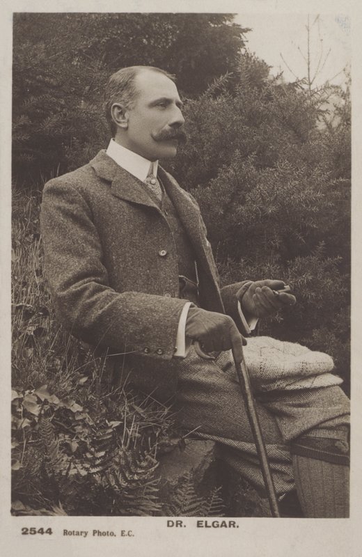 Sir Edward Elgar, englischer Komponist von (after) English photographer