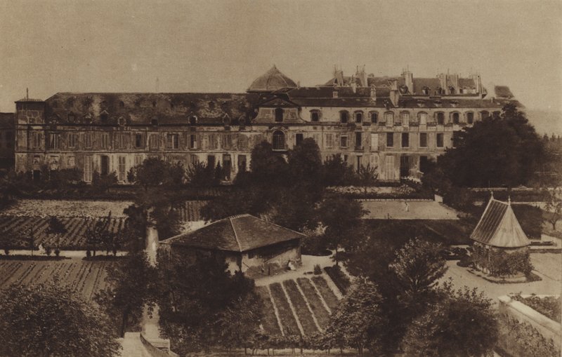 Kloster N-D-de-Charite, genannt Saint-Michel, ersetzt durch das Institut du Radium, Rue Pierre-Curie von (after) French Photographer