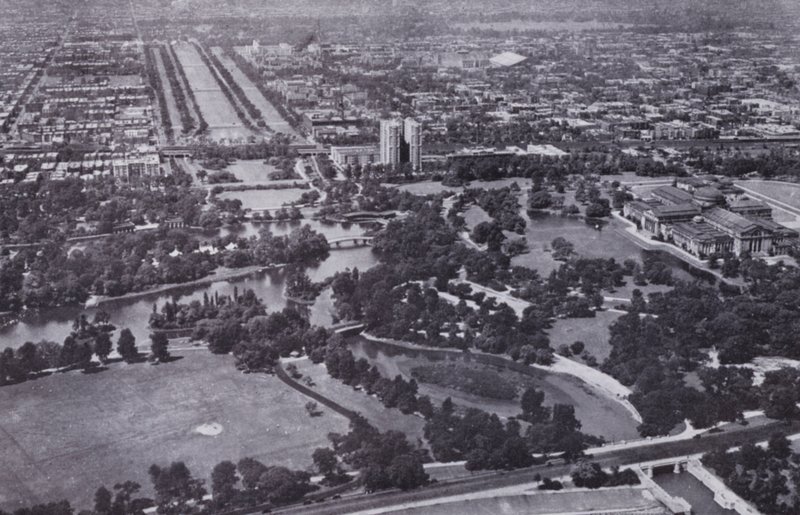 Chicago: Jackson Park und der Midway aus der Luft (s/w Foto) von American Photographer (after)