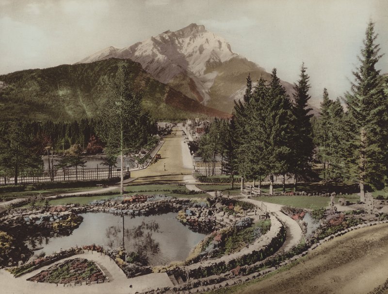 Cascade Mountain und Reflection Pool, Banff von Byron Hill Harmon