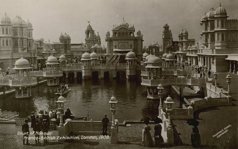 Ehrenhof, Franco-Britische Ausstellung, London, 1908 von English Photographer