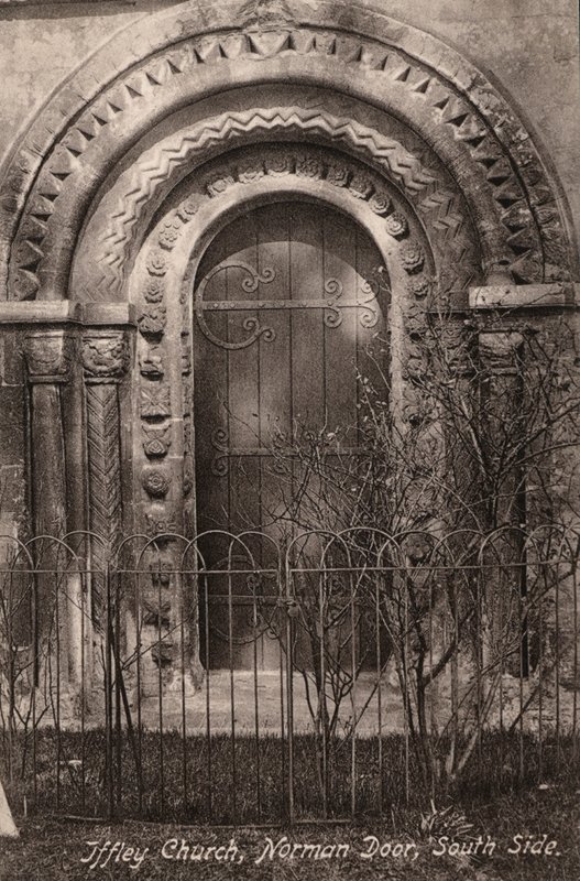 Iffley Kirche, Normannisches Tor, Südseite von English Photographer