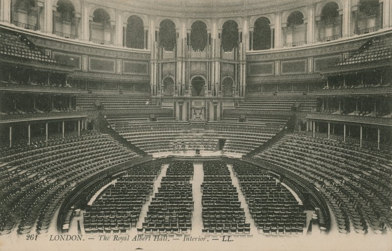 Innenraum der Royal Albert Hall, London von English Photographer