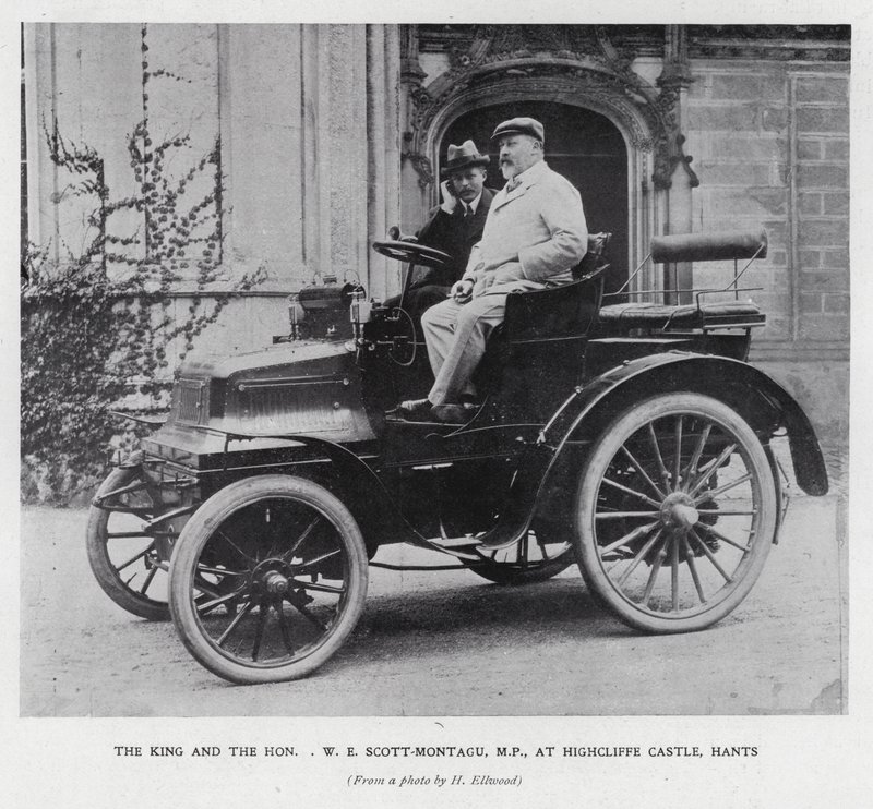 König Edward VII. mit dem Abgeordneten W. E. Scott-Montagu im Highcliffe Castle, Hampshire von English Photographer
