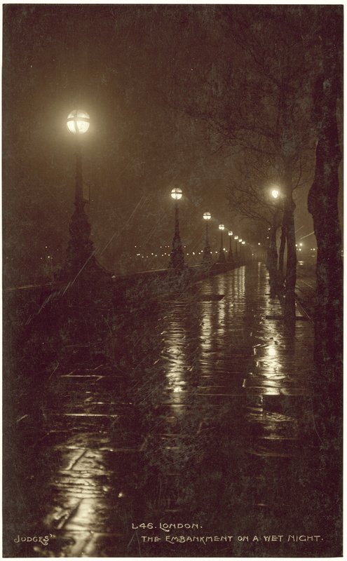London, die Uferstraße bei nasser Nacht von English Photographer