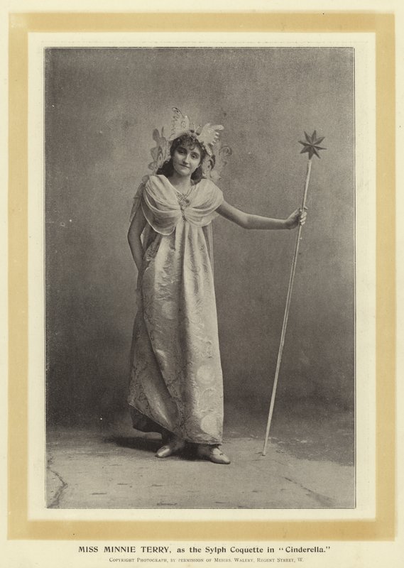Miss Minnie Terry als die Sylph Coquette in Cinderella von English Photographer