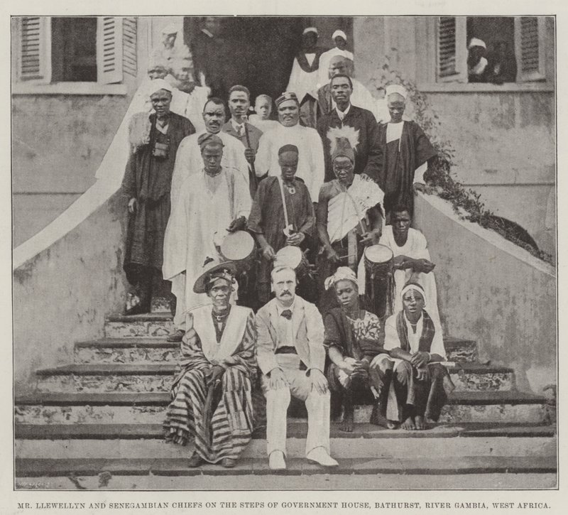 Mr. Llewellyn und Senegambische Häuptlinge auf den Stufen des Regierungshauses, Bathurst, Fluss Gambia, Westafrika von English Photographer