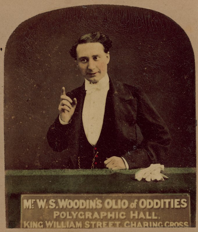Mr. W. S. Woodins Olio of Oddities von English Photographer