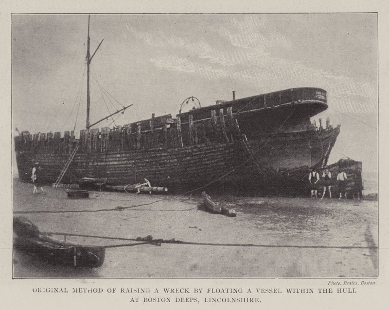 Originalmethode zum Heben eines Wracks durch Schwimmen eines Schiffes im Rumpf bei Boston Deeps, Lincolnshire von English Photographer