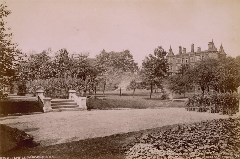 Postkarte mit den Inner Temple Gardens von English Photographer
