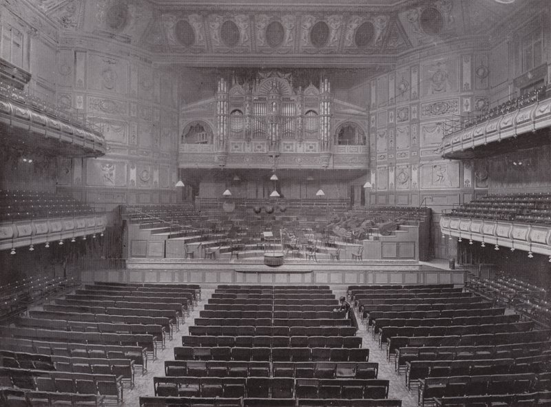 Queens Hall, Langham Place von English Photographer