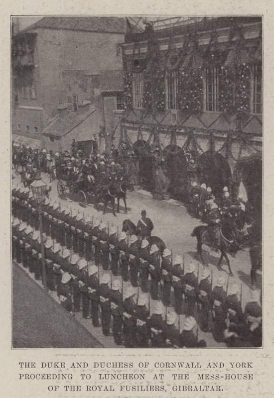 Der Herzog und die Herzogin von Cornwall und York auf dem Weg zum Mittagessen im Offiziershaus der Royal Fusiliers, Gibraltar von English Photographer