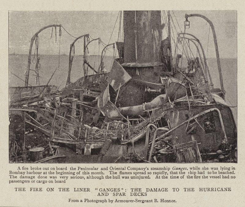 Das Feuer auf dem Liner Ganges, der Schaden an den Hurricane- und Spar-Decks von English Photographer