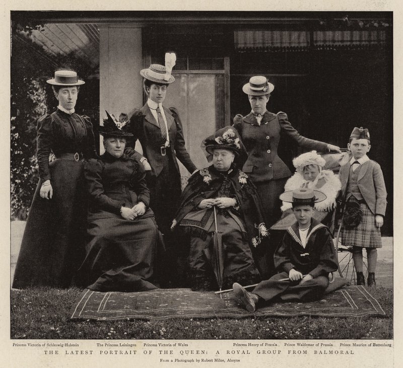 Das neueste Porträt der Königin, eine königliche Gruppe aus Balmoral von English Photographer