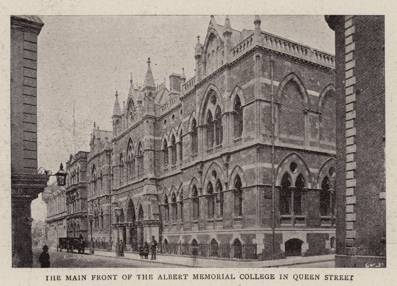 Die Hauptfront des Albert Memorial College in der Queen Street von English Photographer