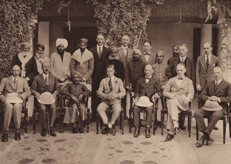 Der Prinz und der Maharaja Kumar in der Residenz, Udaipur von English Photographer