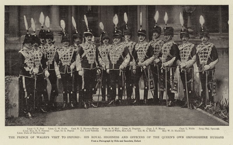 Der Besuch des Prinzen von Wales in Oxford, seine königliche Hoheit und Offiziere der Queens Own Oxfordshire Hussars von English Photographer