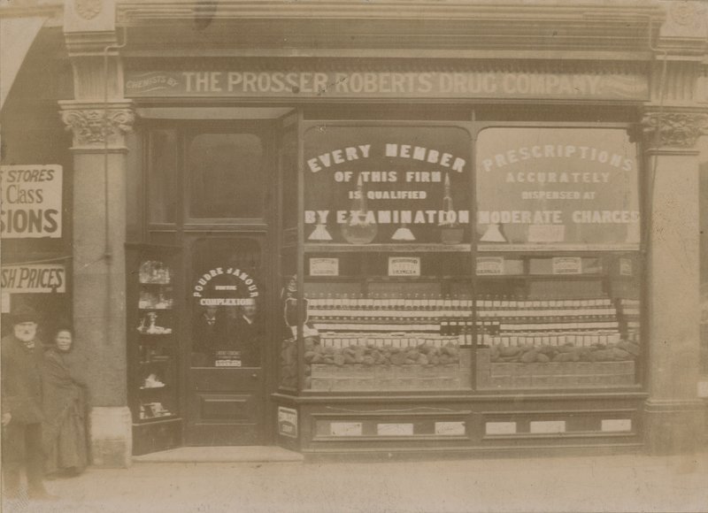Die Prosser Roberts Drug Company von English Photographer