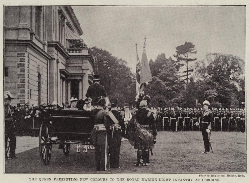 Die Königin überreicht neue Farben an die Royal Marine Light Infantry in Osborne von English Photographer